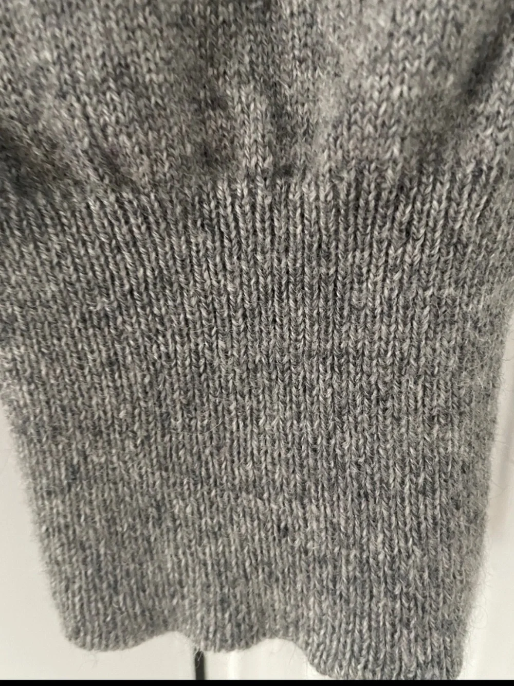 L.L. Bean Vintage Men's 100% Cashmere Heather Gray V-Neck Sweater L